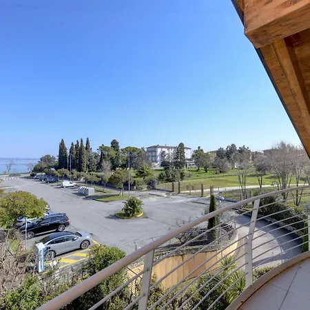 アパート Caesar Luxury M14