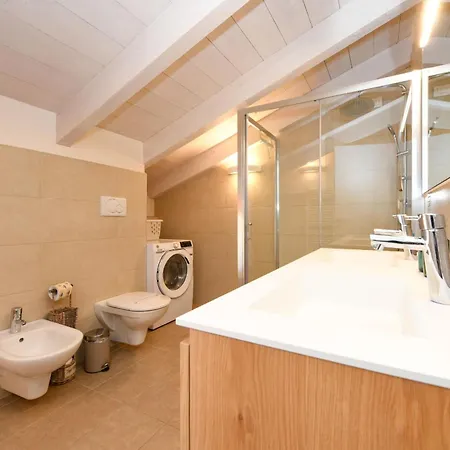 Caesar Luxury M14 アパート *