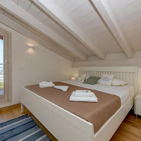 Caesar Luxury M14 アパート *